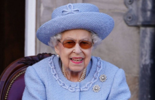 Queen Elizabeth II: Monarch begins summer break in...