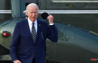 Biden, 79, has Covid with "very mild" symptoms
