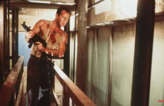 34 years later: Bruce Willis visits "Die Hard"...
