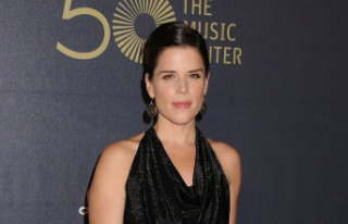 For the blood donation campaign: Neve Campbell mimics...