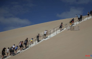 After the fire, holidaymakers return to the Dune du...