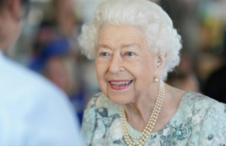 Queen congratulates England women's national...