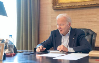 Runny nose, dry cough: Biden only feels mild corona...
