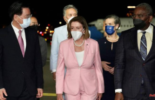 Chinese fighter jets launched: US leader Pelosi arrived...