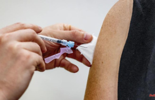 Study examines clinical staff: Fourth vaccination...