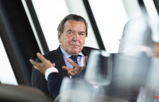 Exclusion of Gerhard Schröder: SPD local groups go...