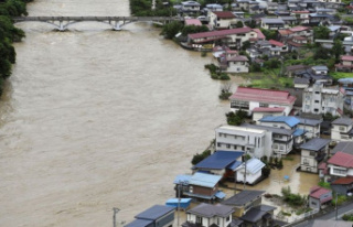 Highest warning level: Floods in Japan: 200,000 people...
