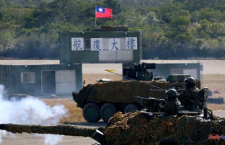 Taiwan: artillery exercises simulating defense against...