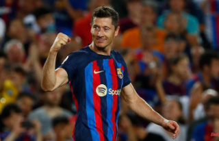 FC Barcelona rises mightily: Lewandowski scores while...