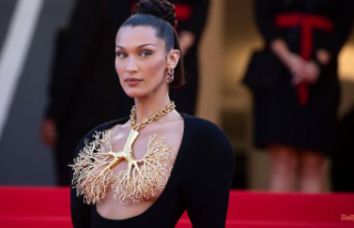 "Pulled out" of family: Bella Hadid misses...