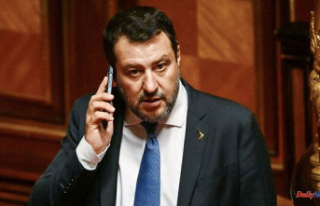 Italy: Salvini in anti-migrant campaign on the island...