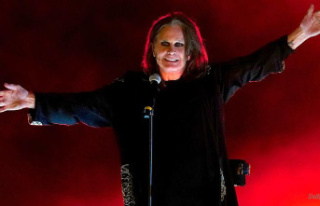Suddenly on stage: Ozzy Osbourne makes a surprise...