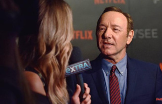 'House of Cards' set offense: Spacey fined...