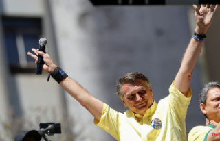 Experts: Brazil is isolated: Jair Bolsonaro celebrates...