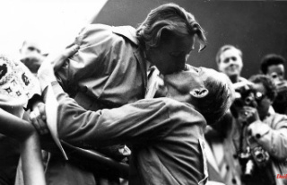 Emil Zatopek and his Dana: Kiss sealed the wonder...
