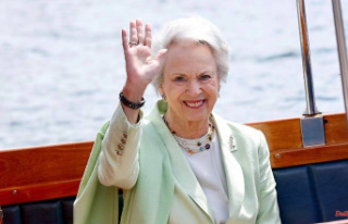 In memory of Queen Elizabeth: Margrethe changes plans...