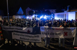 Hesse: demonstrators block the road in front of armaments...