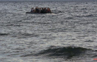 Children abandoned on rafts?: Greeks deny pushback...