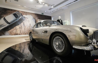 Aston Martin brings in millions: James Bond car auction...