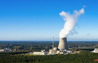 Reconfigure fuel rods: Lingen nuclear power plant...