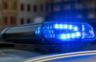 Bavaria: Pedestrian hit by two cars and fatally injured