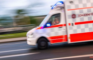 Mecklenburg-Western Pomerania: ambulance rammed in...