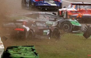 Accident overshadows DTM finale: All-clear for Schumacher...