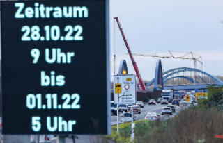 Saxony: construction of the A72 near Zwenkau: bridge...