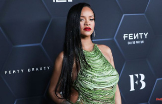 In honor of the "Black Panther": Rihanna...