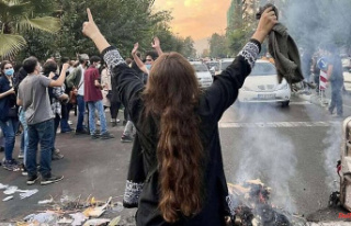Nationwide protests continue: Iranian Revolutionary...