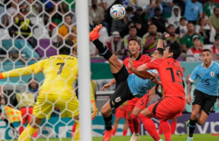 South Korea scores at the start of the World Cup:...