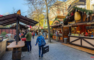 North Rhine-Westphalia: Duisburg Christmas market...