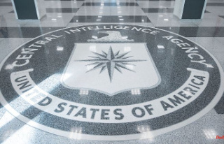 "Open for business": CIA wants to recruit...