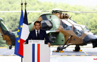 Strategy speech in front of helicopter: Macron wants...