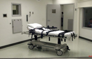 Too many problems killing: Alabama suspends executions...