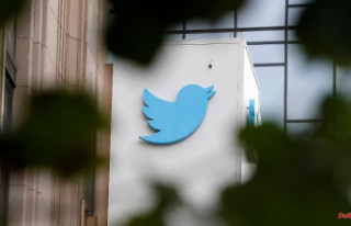Violation threatens blocking: Twitter prohibits links...