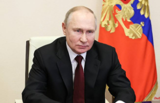 Desk ceremony: Putin inaugurates nuclear submarine...