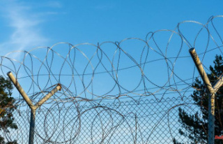 Asylum seekers locked up: Report: Secret prisons discovered...
