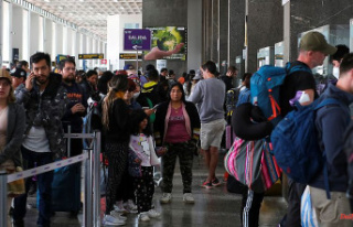 No flights due to unrest: 5,000 tourists are stuck...