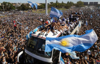 Where is the World Cup?: Millions of Argentines watch...