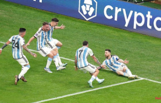 Mbappé hat-trick goes unrewarded: Messi leads Argentina...