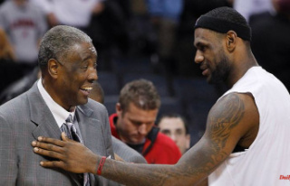 "Magic" Johnson condoles: NBA legend Paul...