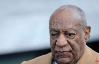Abuse lawsuit pending: Bill Cosby wants to go on tour...