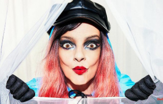 Colorful stays colorful: Nina Hagen marches under...