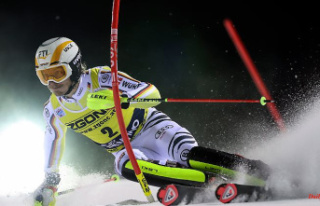 Ski star climbs onto the podium: Straßer's moving...