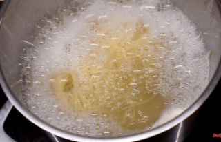Lots of people get it wrong: heat up pasta water in...