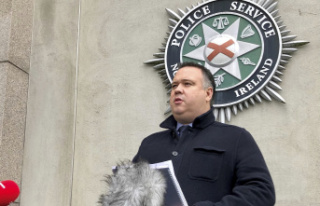 UK Police target New IRA over shooting of ex-policeman...