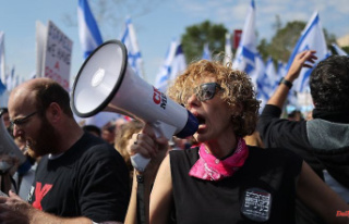 "We're saving democracy": 90,000 Israelis...