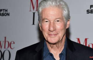 Family vacation in Mexico: Richard Gere with pneumonia...