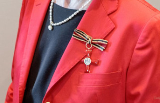 Steinmeier wants the unisex medal: Federal Cross of...